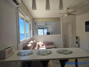 Piso de lujo en la playa de un pueblo de Granada con piscina infiniti, yacuzzi en la piscina, tumbonas privadas y mucho más - Image 3