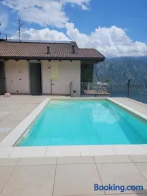 La Bella Vista-panoramic lake view, terrace & swimming pool - Image 5