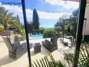 3 Bedrooms Apartment Villa with Private Garden and Pool - Image 4