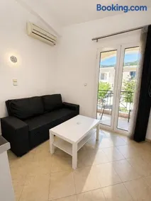 Aura Sivota Studio - Image 1