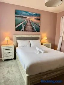 Europa Point Area Townhouse - Image 1