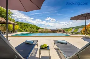 Villa adatta alle famiglie con terrazza, sauna e giardino - Image 1