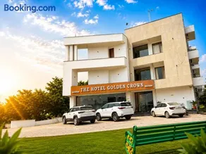 The hotel golden crown - Image 1