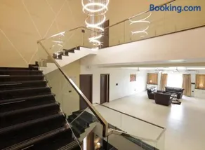 Villa Grand Classic - Image 1