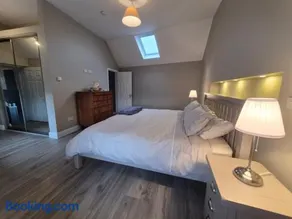 Cullen House - Image 3