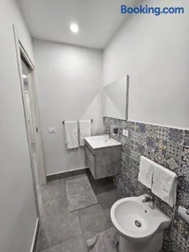Flowers Apartments - Image 2