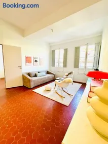 Design and Provençal Elegance Suite in Aix - Image 3