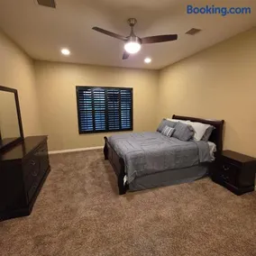Beautiful Home For Large Family! - Image 3