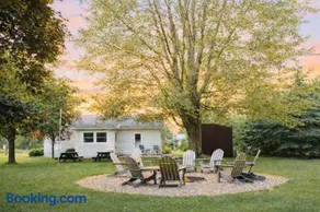 Christmas Tree Farm - Evergreen Escape - Image 1