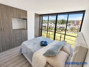 Apartamento amplio frente a Santo Tomás con parqueadero privado y wifi - Image 3