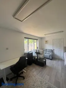 Private Studio Flat in Harrow - Image 4