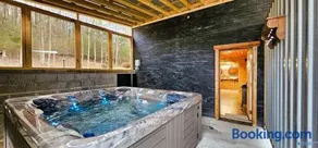 Private Hot Tub, Family Retreat! Southern Comfort - Image 3
