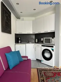 Spacious Apartment with 5 bedrooms and 2 bathrooms for 12 guest in Cracow Old Town - Image 3