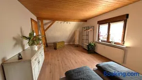 Wohnung am Wald in ruhiger Siedlung Panoramablick zum höchsten Kunstwerk der Welt 5 Min zur Autobahn oder Zentrum - Image 3