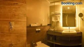 Raj Riveria Hotel - Image 5