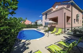 Vila Giulietta Pool Private Garage Free Parking - Image 2