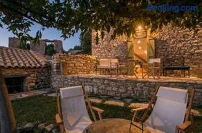 Kyparissia Old Town Lodge with amazing sea view - Image 2