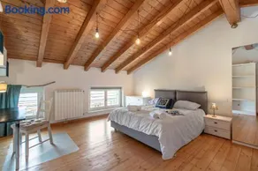 Cozy Ispra Residence with Terrace, near Beach (Sleeps 3)Air-Con - Happy Rentals - Image 4