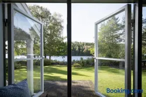 Large house on a lake near Göteborg - Image 2