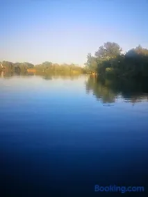 Wohnwagen am See - Image 2