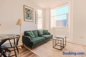 Barnet House Serviced Apartments - Image 4