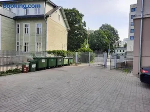 3 room central apartmend 90m2 parking for one car fifth floor and the building does not have an elevator - Image 4