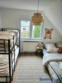 Cozy house and free parking - Image 2