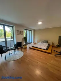 Separate Area mit Schlafzimmer und Badezimmer - Image 1