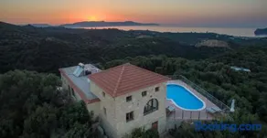 Villa Kourouni - Image 1