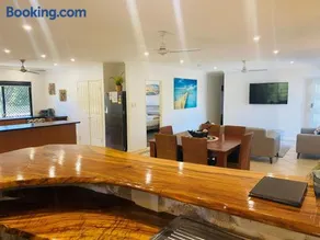 Sandys On Cypress - Rainbow Beach, pets welcome - Image 5