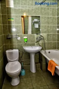 Green City Hotel - Image 2