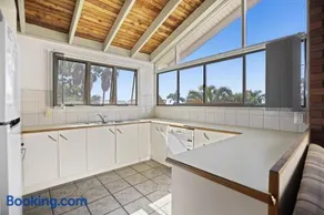 9 6 Noosa Drive Noosa Heads - Image 4