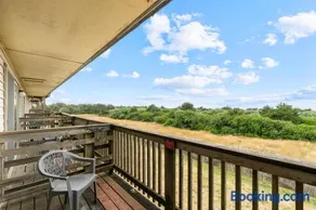 King Bed Ocean View Studio with Kitchenette - Pool and Hot Tub - Image 3