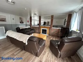 Self-contained large annexe near Stonehenge - Image 5