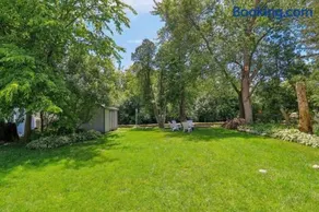 Center Lake Cape Cod Escape Family Waterfront Home with Dock Scenic Views and Pet Friendly - Image 2