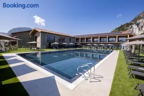 Continental Golf Resort - Image 1