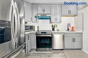 Doctor-Hosted Suites for Travel Nurses and AI Interns - Image 2