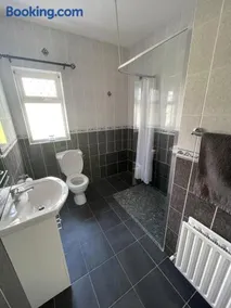 Island Place - Image 4