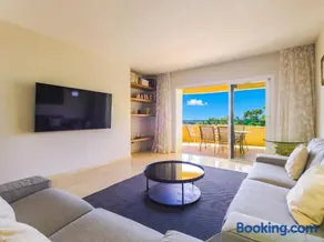 Cubo's Luxury Golf Apartment Marbella & Parking - Image 5