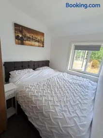 Private Excellent Room in Erdington Near Lake in a Shared Accomodation - Image 2