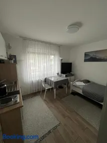 Rooms in Düsseldorf near the Airport/Fair - Image 5