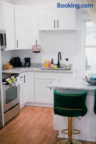 Cozy Nest Cottage - Image 3