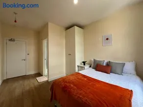Bluebird Suites Streatham - Image 1