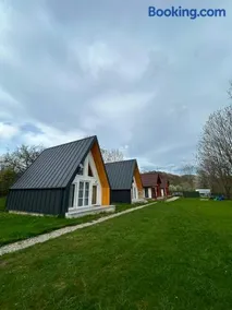 Căsuțele H - Cabane A-Frame, Ciubăr, Cheile Doftanei - Image 1