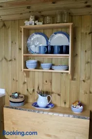 Wee Beach Hut Maidens - Image 5