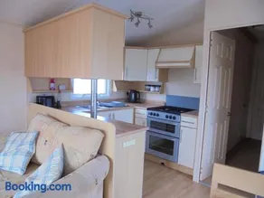 Sealands Salisbury SL 6 Berth Central heated FREE WiFi - Image 5