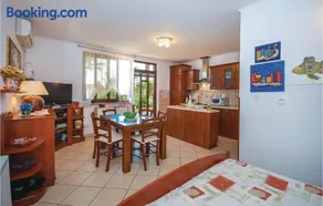 Beautiful Apartment In Lovran With Wifi - Image 4