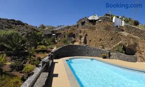 Castillo Lanzarote Villa Bentley - Luxury Villa -sleep in a volcanic cave - Image 1