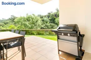 Luxury & Sunny Apartment with Breathtaking View in Marbella East - Image 1