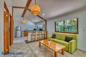 Oceanfront House with AC, Fast WiFi at Cocles Beachbreak - Image 2